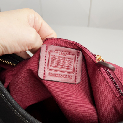 コーチ「Coach」 ニューコレクション Laurela アンダーアームバッグ