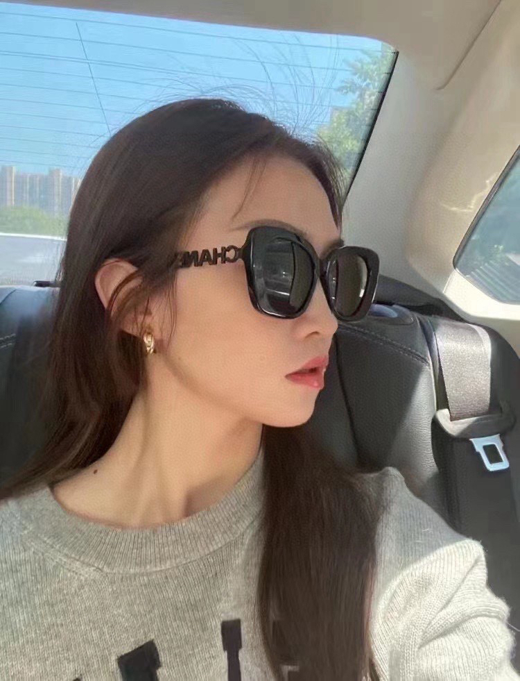 シャネル「Chanel」ブラック アイコン サングラス CH5422