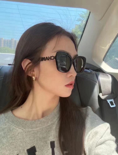 シャネル「Chanel」ブラック アイコン サングラス CH5422