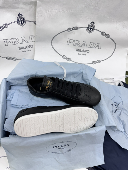 プラダ［Prada］America's Cup レザースニーカー（ユニセックス）