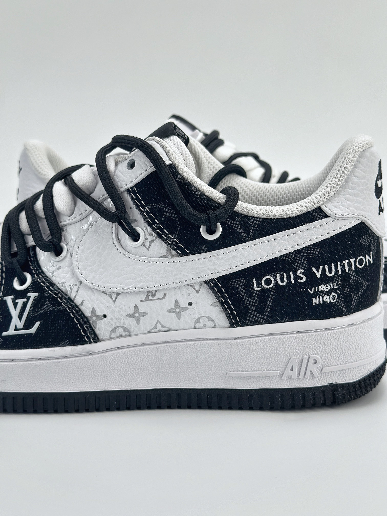 「コラボモデル」Louis Vuitton x Nike Air Force 1 Low スニーカー