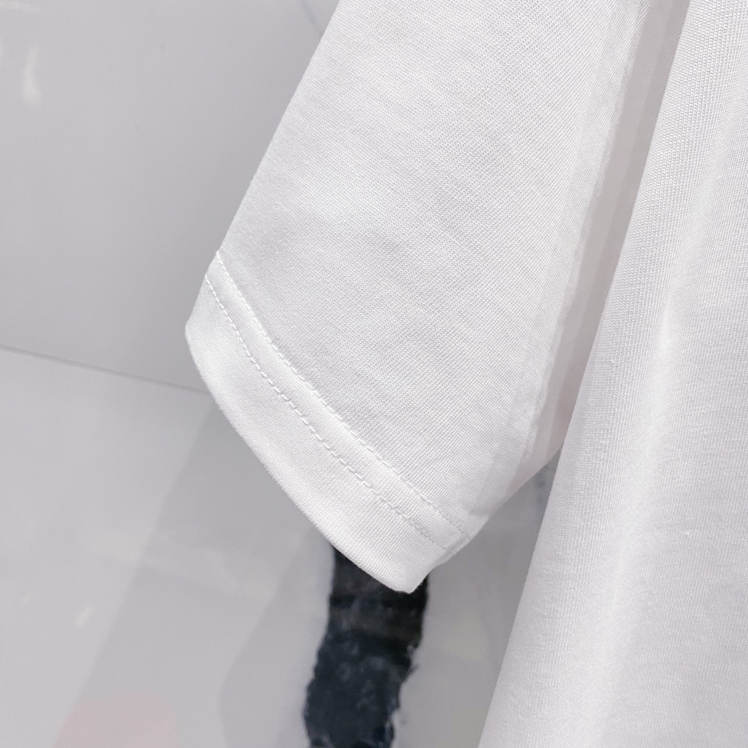 プラダ「Prada」2025SS 260g クラシックロゴ クルーネックTシャツ