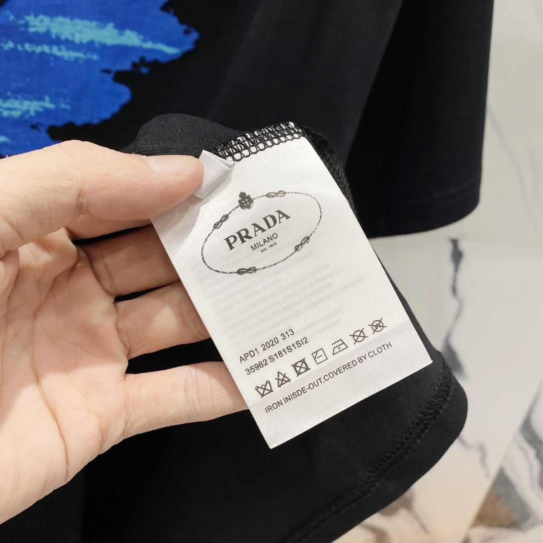 プラダ「Prada」2025SS 260g トライアングルエンブレム Tシャツ