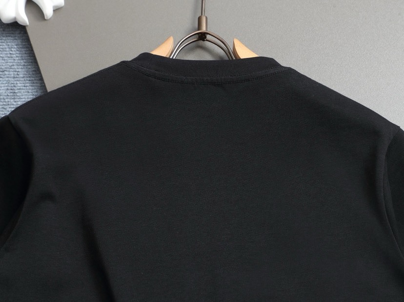 プラダ「Prada」2025SS メンズ クラシックロゴ クルーネックTシャツ