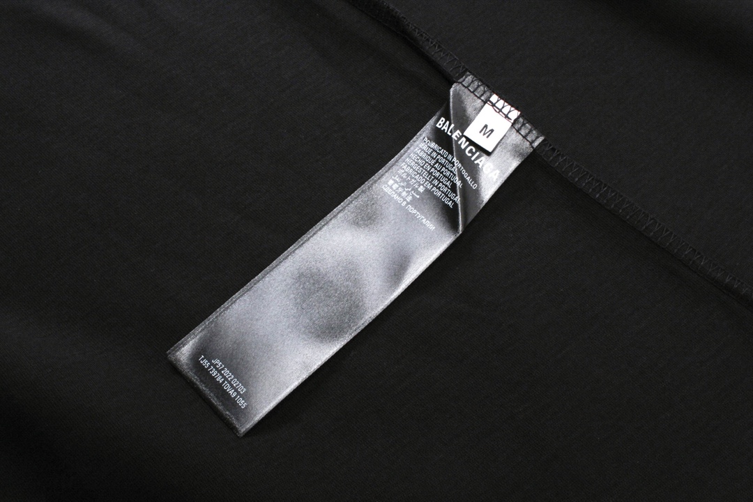 バレンシアガ「Balenciaga」2024 クラックプリント ダブルフェイスTシャツ