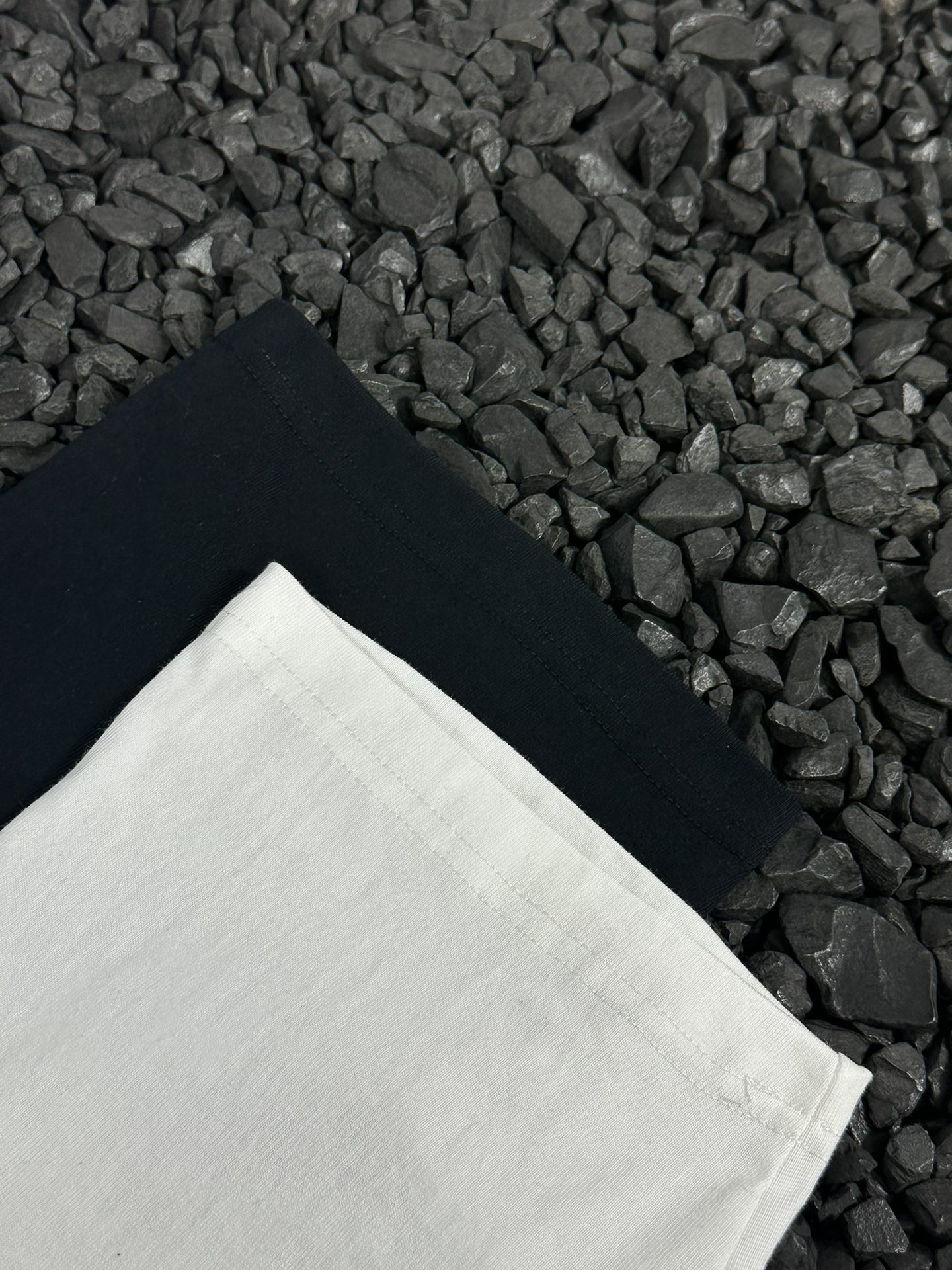 プラダ「Prada」2025SS クラシックトライアングルロゴ カップルTシャツ