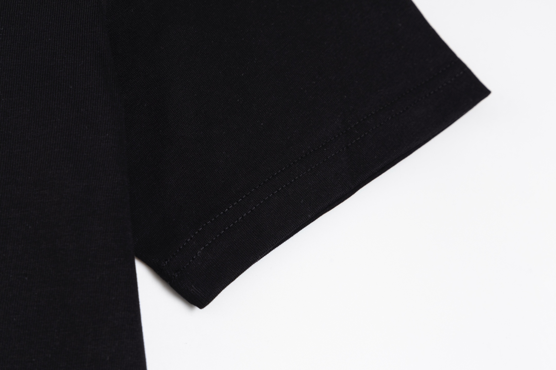サンローラン「Saint Laurent」カラフルグラフィティロゴ ショートスリーブTシャツ
