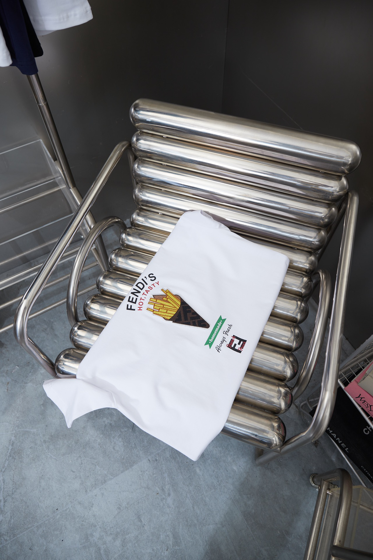 フェンディ「Fendi」2025SS 春夏新作 ラウンドネック ファッショナブルTシャツ
