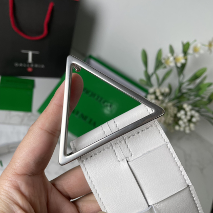 ボッテガ ヴェネタ「Bottega Veneta」レディース ラージ イントレッチオ ベルト100CM