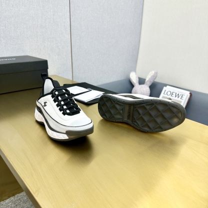 シャネル「Chanel」2023 クルーズコレクション プレミアムレザースニーカー