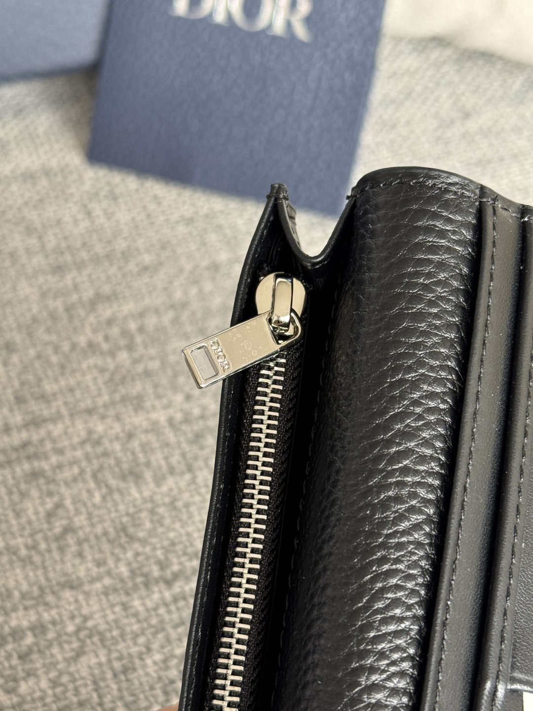 ディオール「Dior」レザー コンパクト ロングウォレット