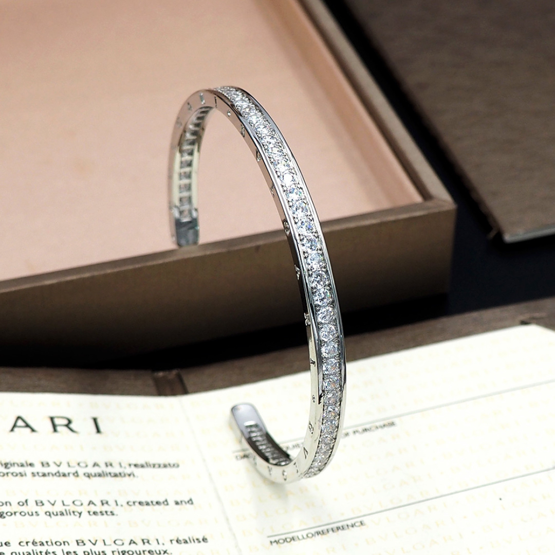 ブルガリ「Bvlgari」 シー型オープン フルダイヤモンド ブレスレット 8mm幅  総重量22g
