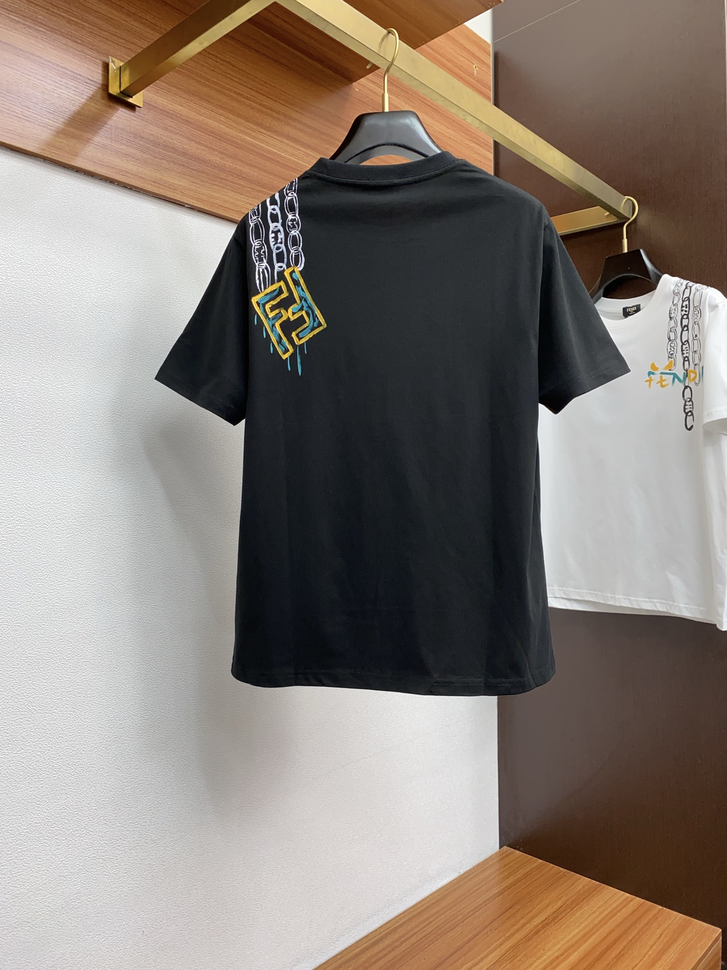 フェンディ「Fendi」SSコレクション 新工法ロゴ メンズ オーバーサイズ ラウンドネックTシャツ