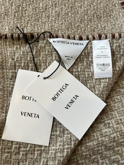 ボッテガ ヴェネタ「Bottega Veneta」イントレチャート キャシュミール マフラー30x180cm