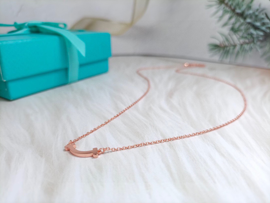 ティファニー「Tiffany & Co.」. Tシリーズ ミニスマイル ノーダイヤモンドネックレス40.6-45.7CM
