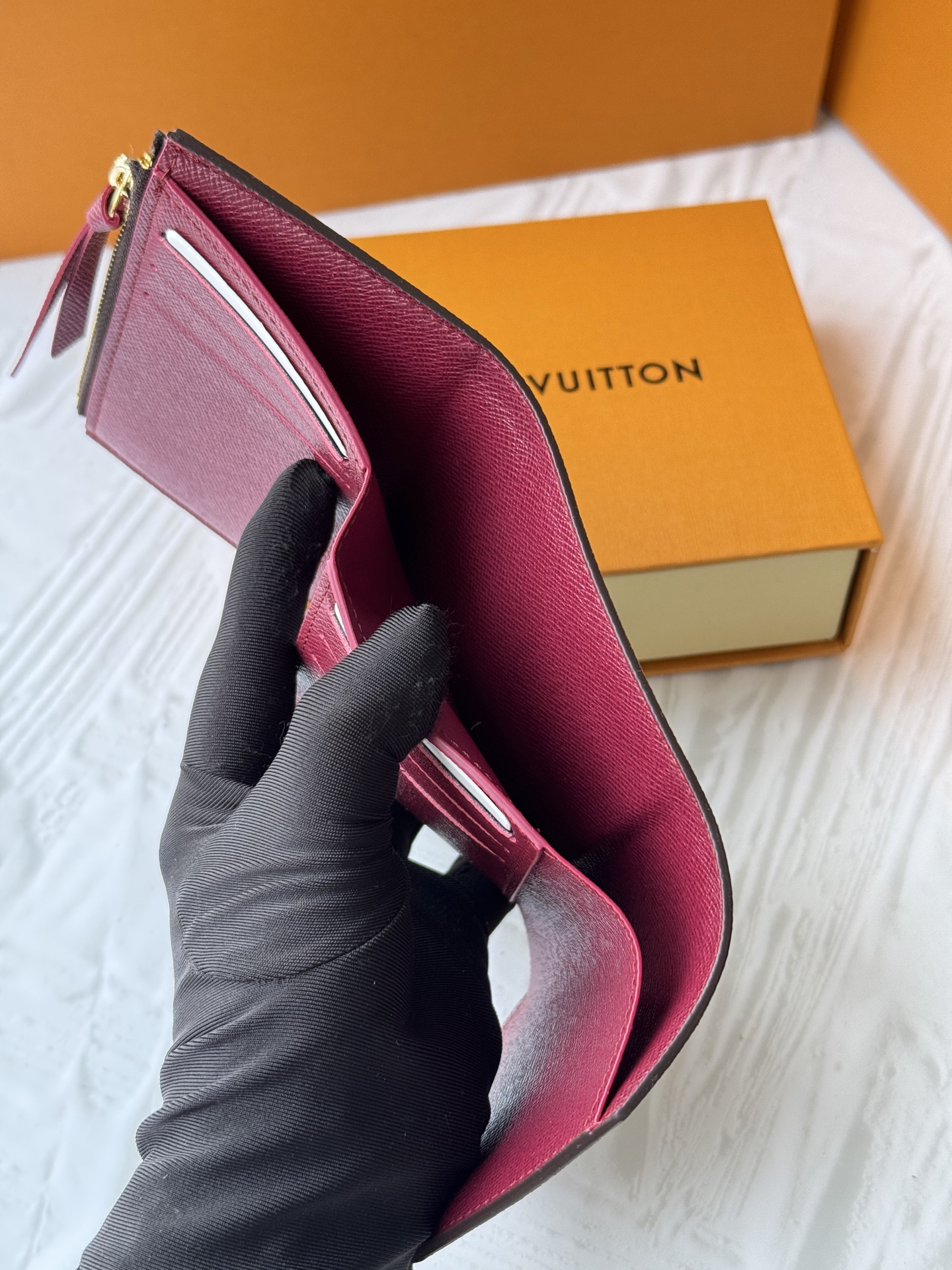 ルイ・ヴィトン「Louis Vuitton」ポルトフォイユ･ヴィクトリーヌ