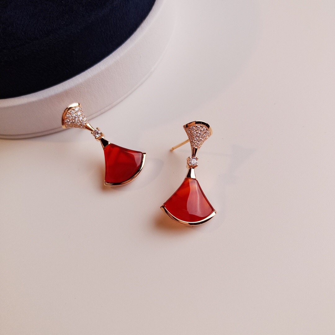 ブルガリ「Bvlgari」DIVAS' DREAM 天然レッドカルセドニー ファン型イヤリング
