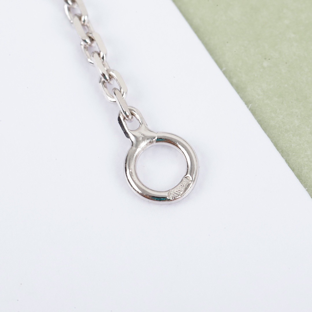 ヴァン クリーフ＆アーペル「Van Cleef & Arpels」 Alhambra 四つ葉のクローバー ネックレス長は42cm