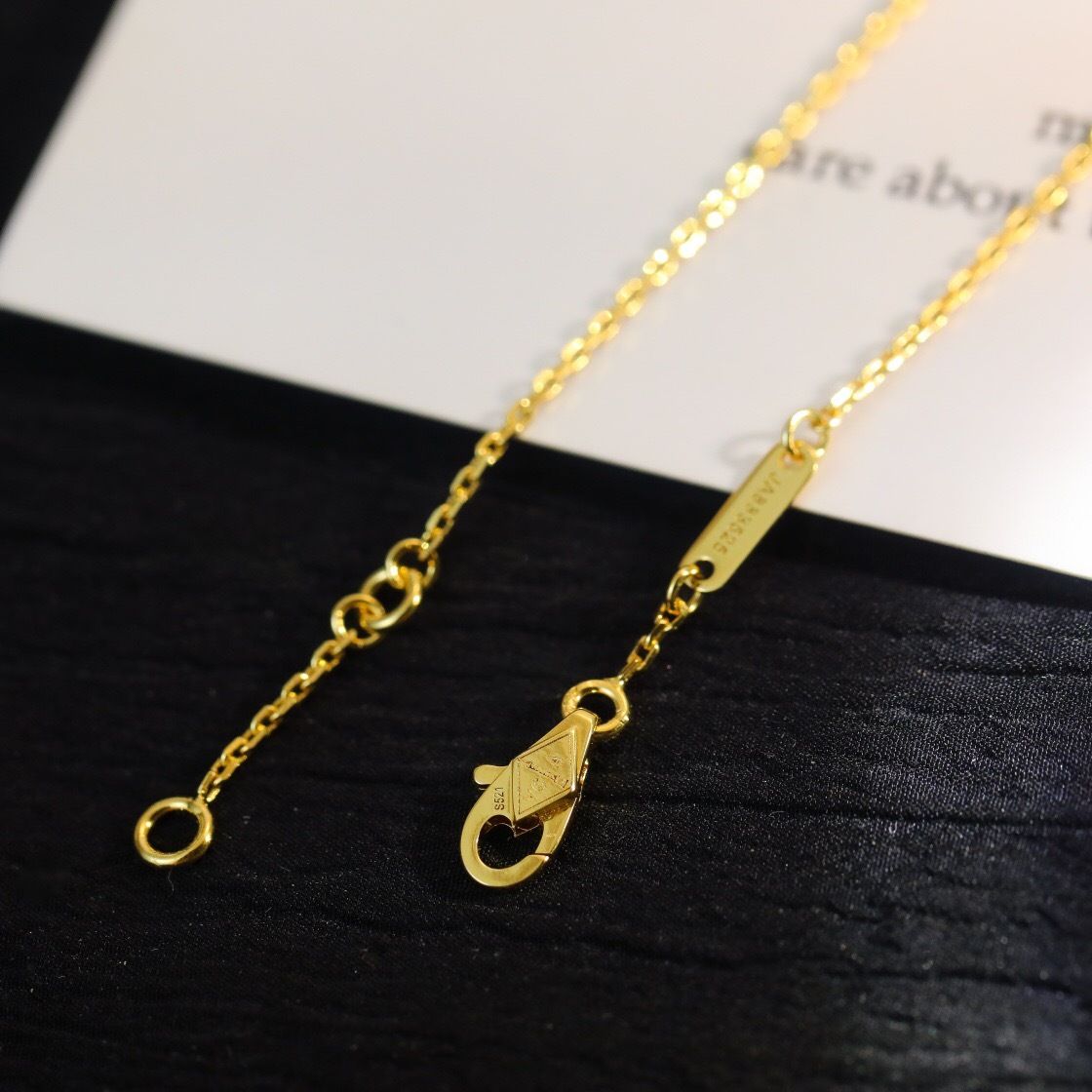 ヴァン クリーフ＆アーペル「Van Cleef & Arpels」 Butterfly マザーオブパール 18Kホワイトゴールド ブレスレット17cm