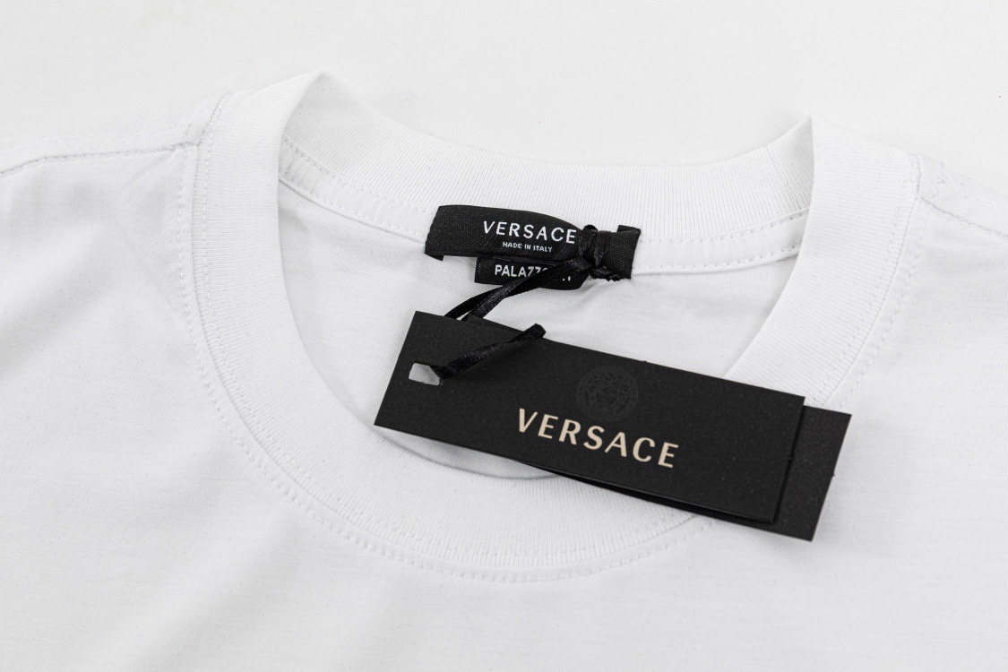 ヴェルサーチ「Versace」メドゥーサ クルーネックTシャツ