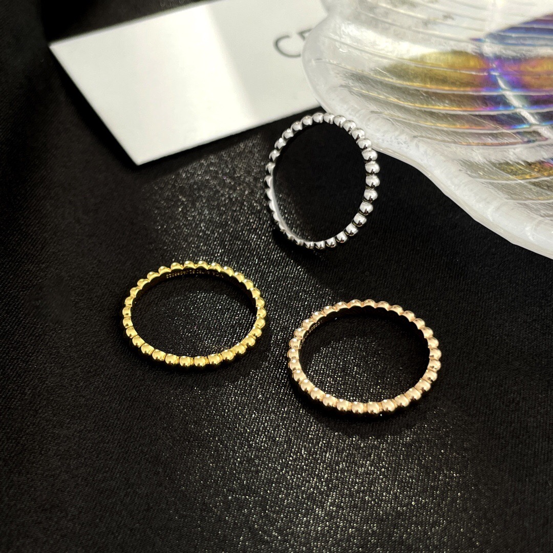 ヴァン クリーフ＆アーペル「Van Cleef & Arpels」Perlée™ pearls of gold リング