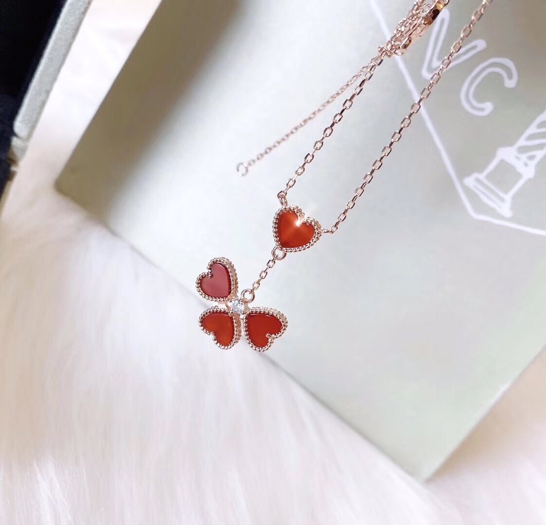 ヴァン クリーフ＆アーペル「Van Cleef & Arpels」Sweet Hearts ハートペンダント42cm