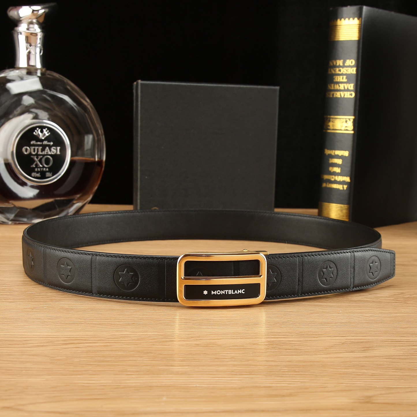 ヴァン クリーフ＆アーペル「Van Cleef & Arpels」 クラシックコレクション オートマチックスチールバックル レザーベルト100cm