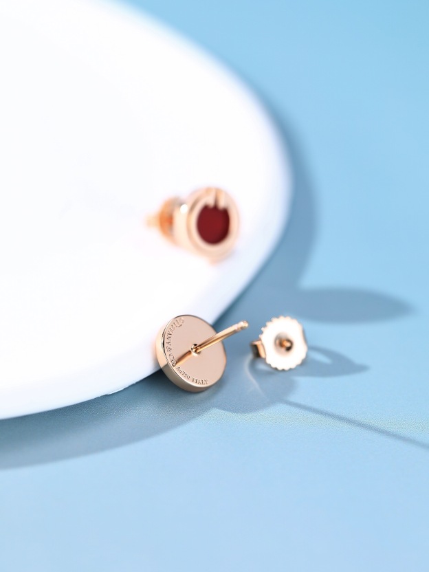 ティファニー「Tiffany & Co.」T ダイヤモンドサークルスタッドピアス