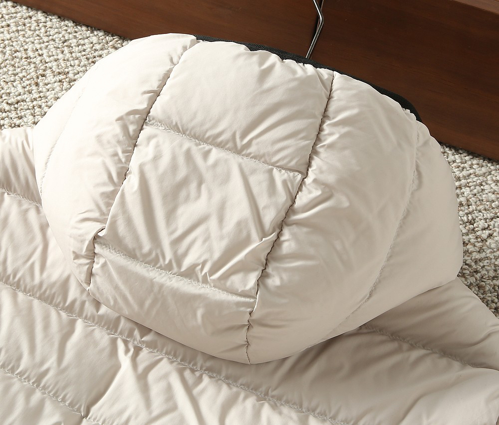 モンクレール「Moncler」秋冬 フード付きダウンジャケット