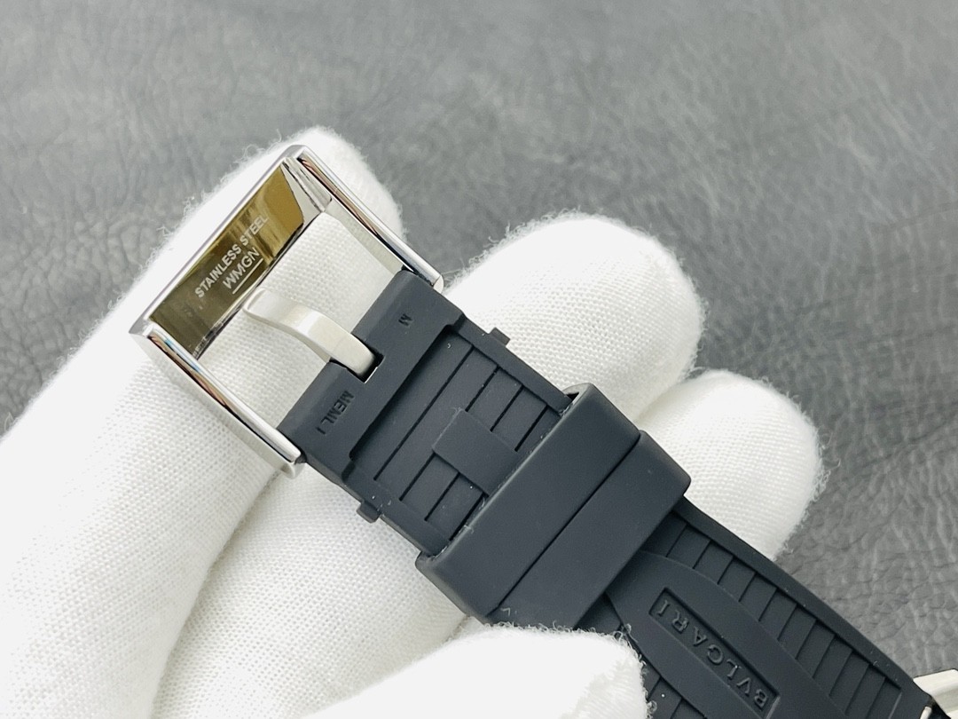 ブルガリ「Bvlgari」 オクト メンズウォッチ40MM