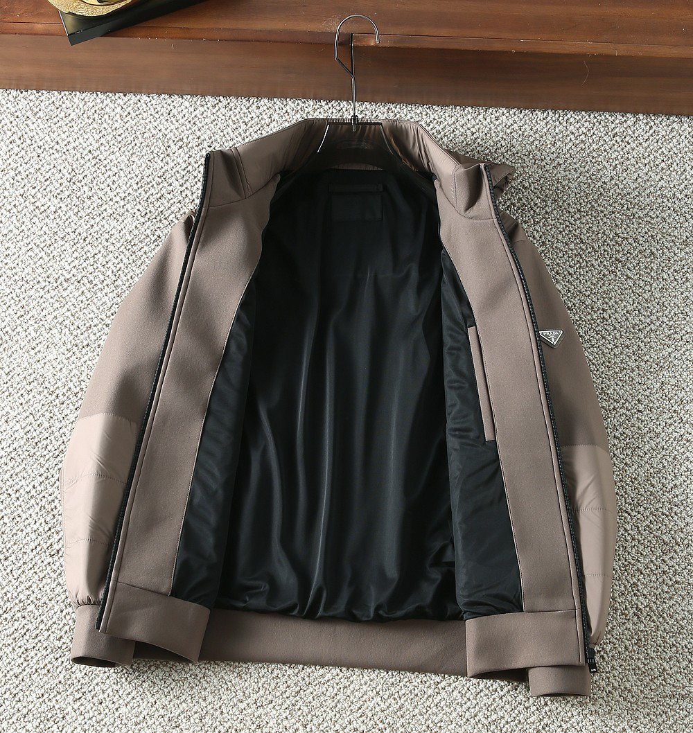 プラダ「Prada」秋冬 フード付きアウター