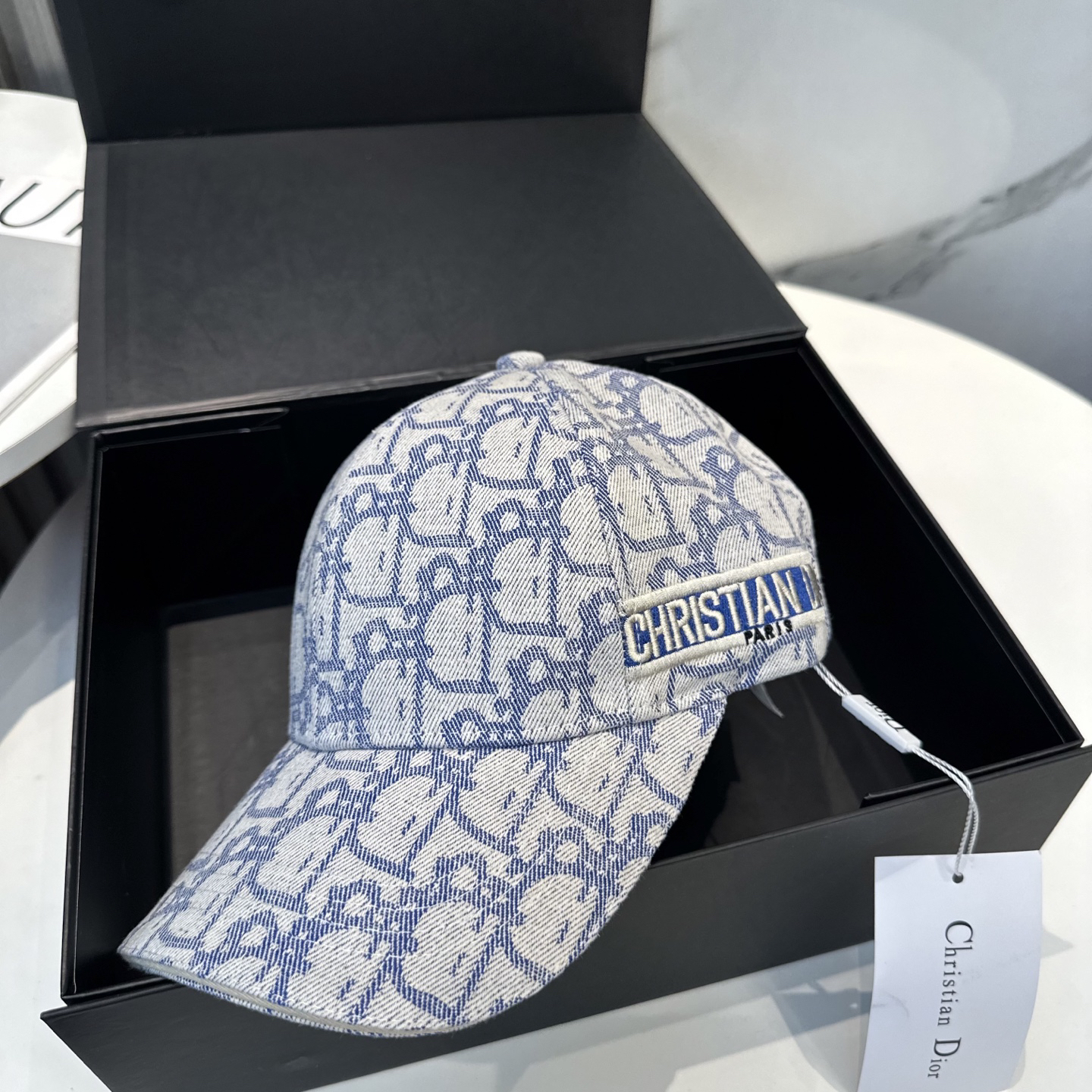 ディオール「Dior」CHRISTIAN DIOR PARIS エンブロイダリー ベースボールキャップ