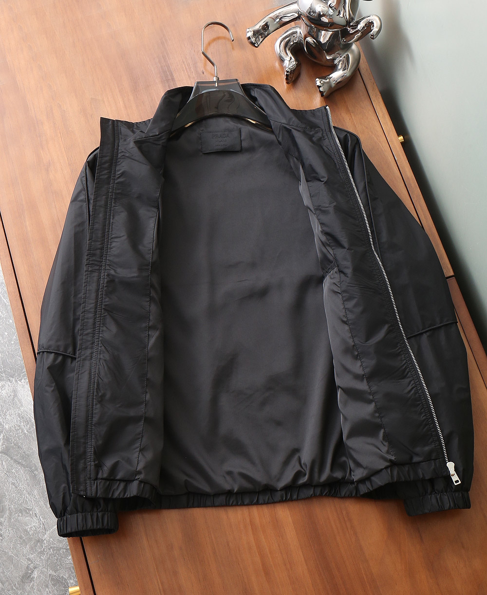 プラダ「Prada」秋冬 フード付きアウター