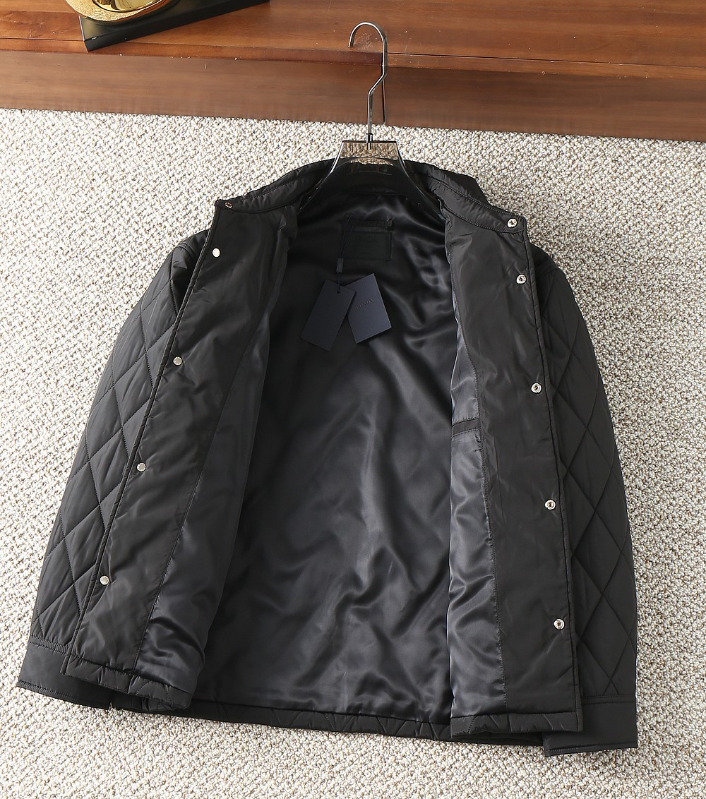 プラダ「Prada」秋の綿入りジャケット