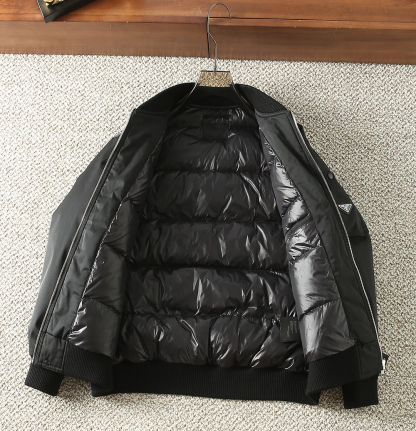 プラダ「Prada」秋冬ダウンジャケット