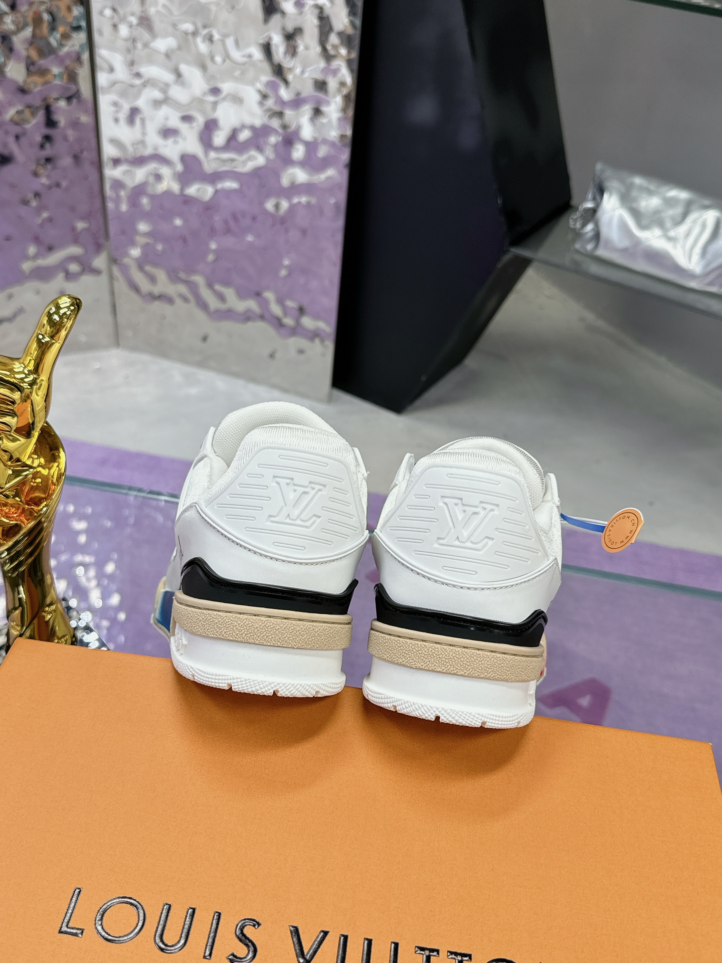 「コラボモデル」Louis Vuitton x Trainer スニーカー