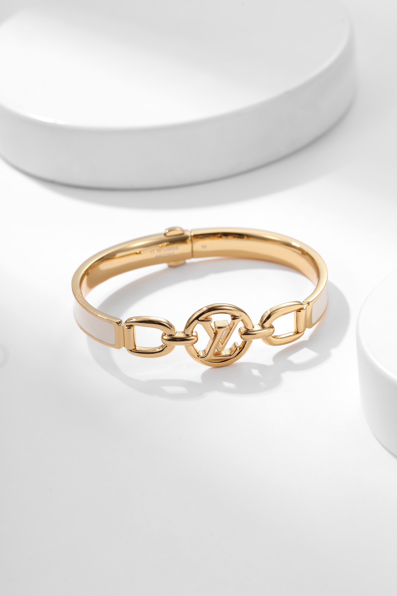 ルイ・ヴィトン「Louis Vuitton」  ホワイトエナメル ブレスレット