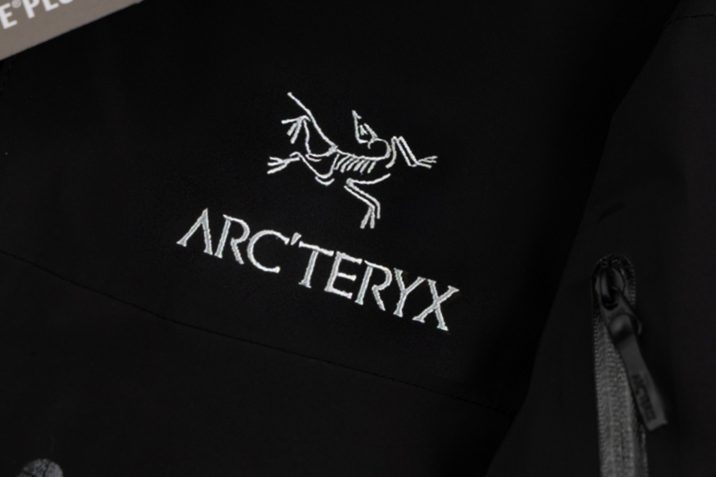アークテリクス「ARC'TERYX」 ユニセックス フード付きスキーダウンパーカー