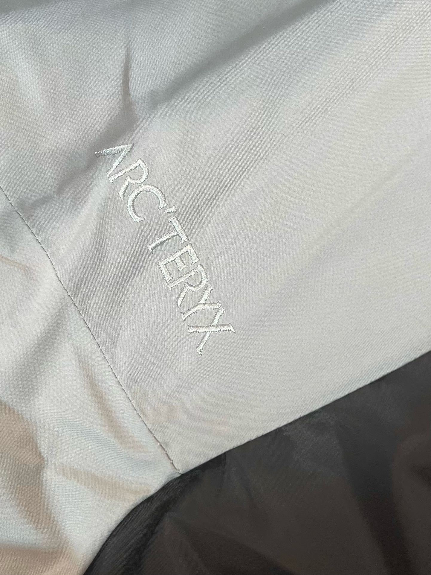 アークテリクス「ARC'TERYX」ウィンド＆ウォータープルーフ アウトドアジャケット