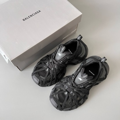 バレンシアガ「Balenciaga」Phantom Sneaker 3XL バンドデザイン ダディシューズ