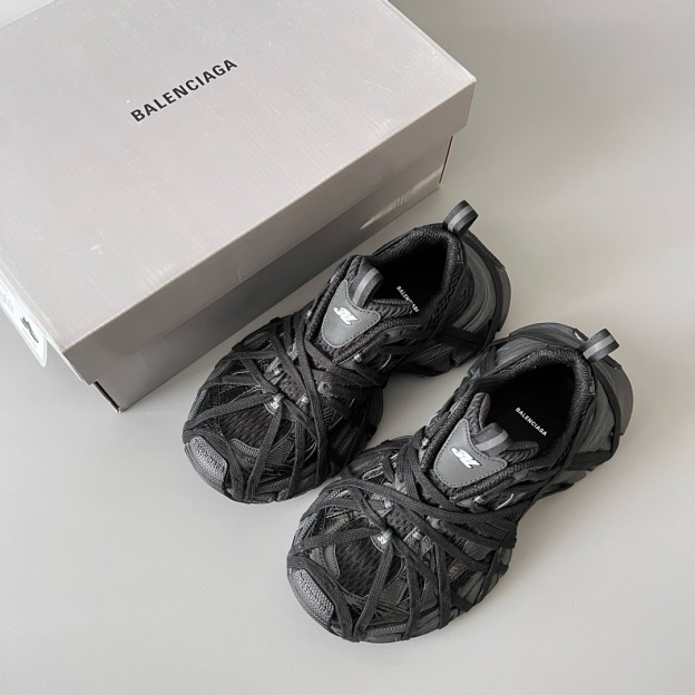 バレンシアガ「Balenciaga」Phantom Sneaker 3XL バンドデザイン ダディシューズ