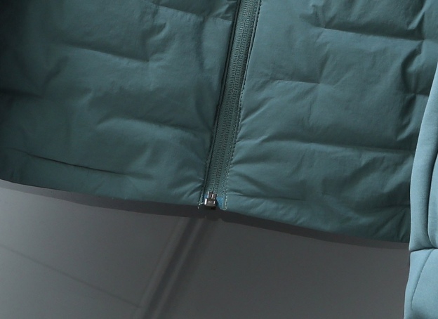 アークテリクス「ARC'TERYX」シームレス ダウンジャケット メンズ