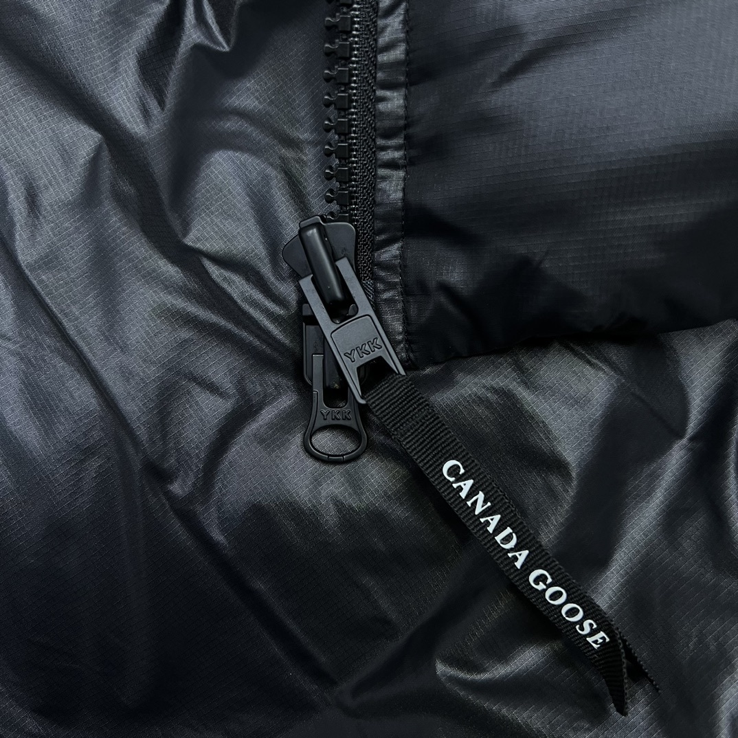 カナダグース「Canada Goose」Crofton パフダウンジャケット