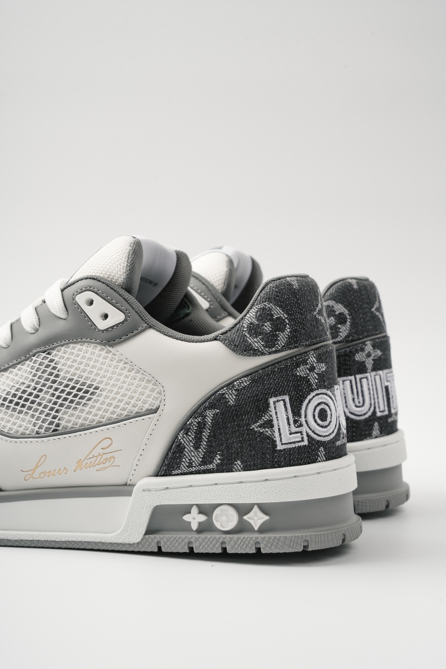 「コラボモデル」Louis Vuitton x Trainerマジックテープデビッドローカット スニーカー