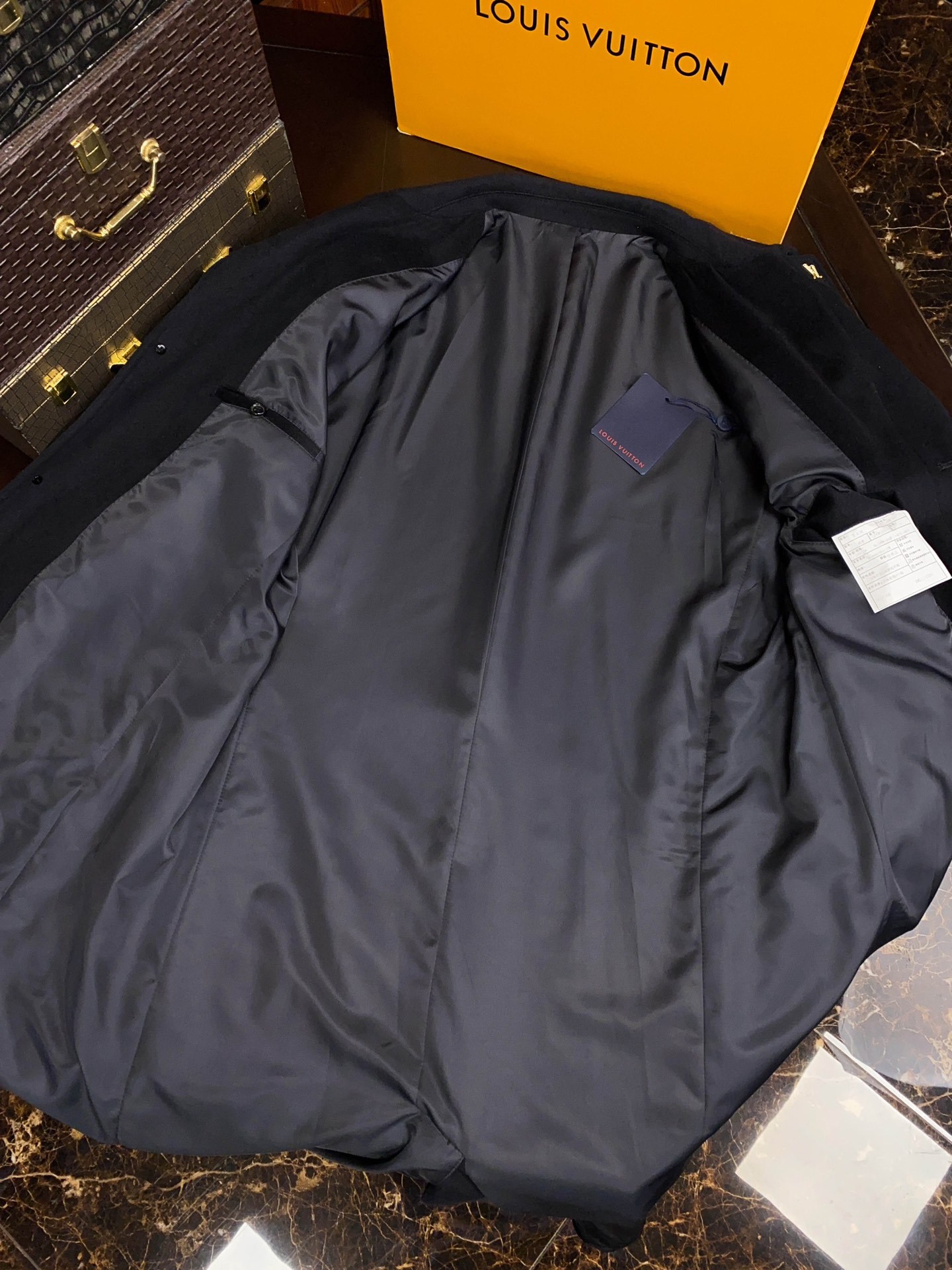 ルイ・ヴィトン「Louis Vuitton」オータムウィンター ミッドニーレングスコート