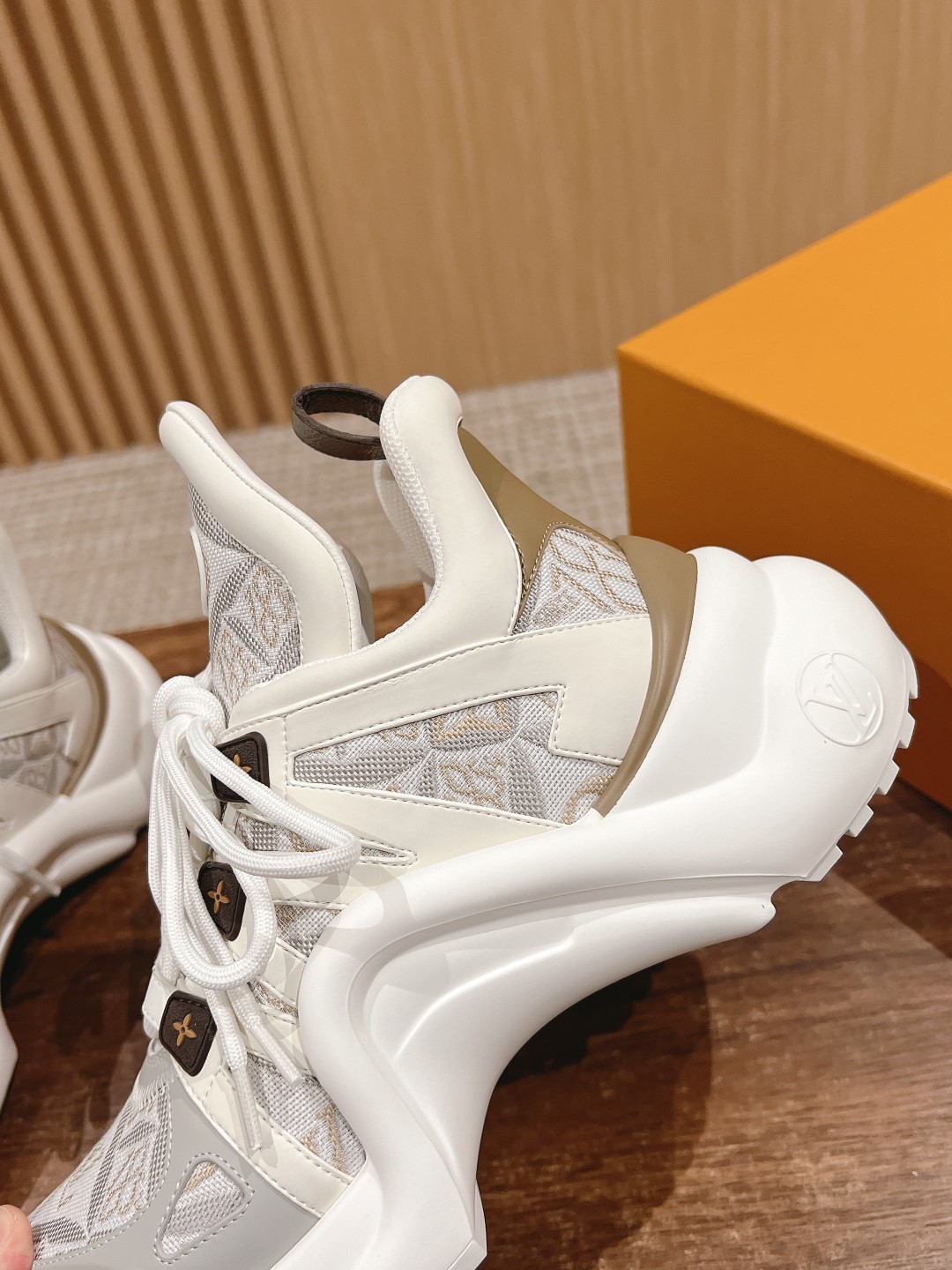 ルイ・ヴィトン「Louis Vuitton」 Archlight スニーカー