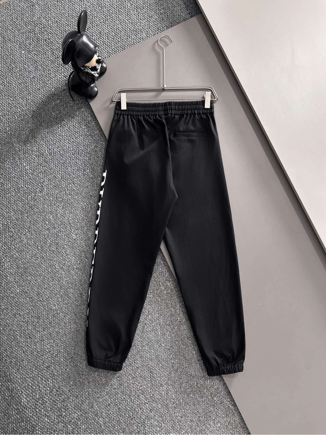 バーバリー「Burberry」秋冬 メンズカジュアルスポーツセット