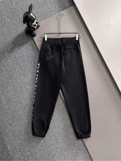 バーバリー「Burberry」秋冬 メンズカジュアルスポーツセット