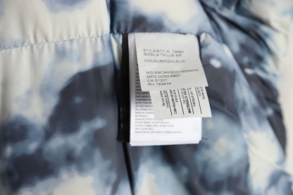 カナダグース「Canada Goose」ホワイトグレーシャー フライトジャケット