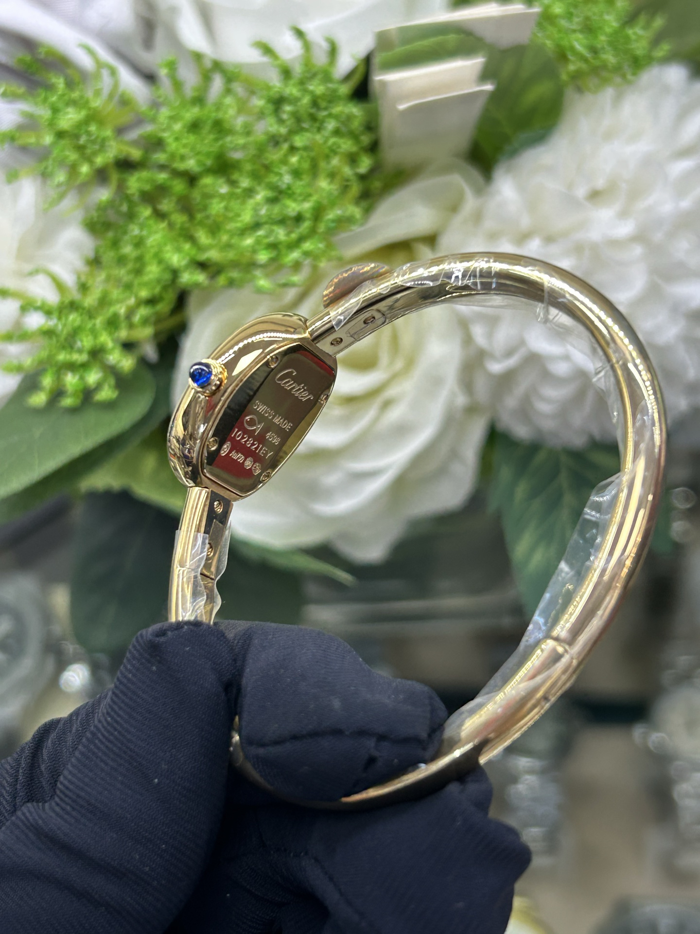 カルティエ「Cartier」バニュール ミディアム クォーツ 腕時計32mm